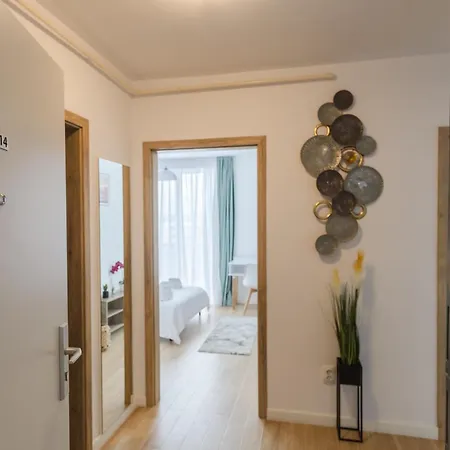 Cozy Retreat With Private Parking *
