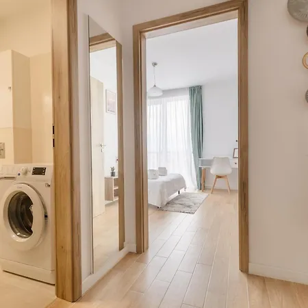 Cozy Retreat With Private Parking